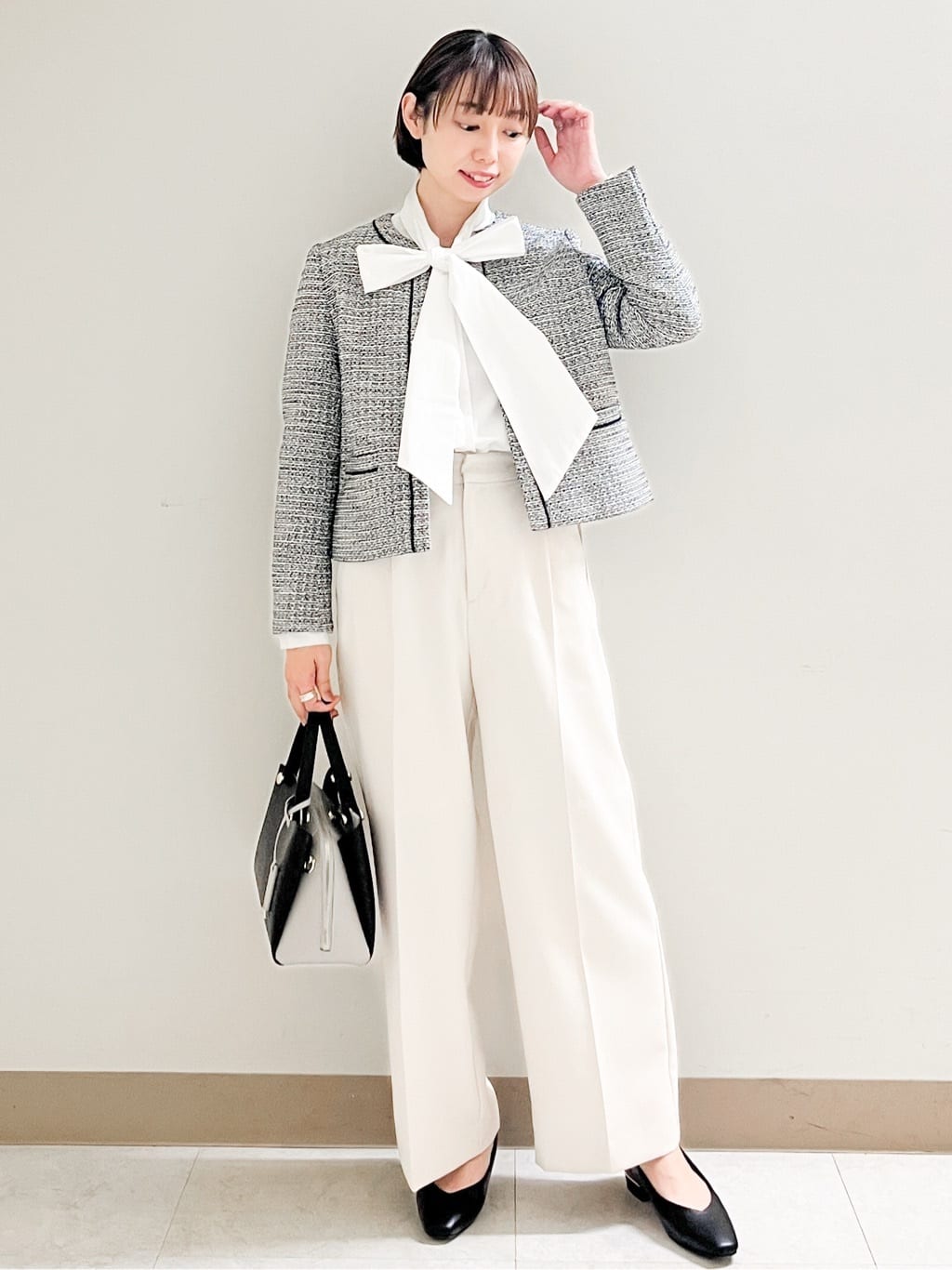 あかねさんの「OPAQUE.CLIP｜《通勤／セットアップ対応》 パイピングVネックジャケット【洗濯機OK】」を使ったコーディネート