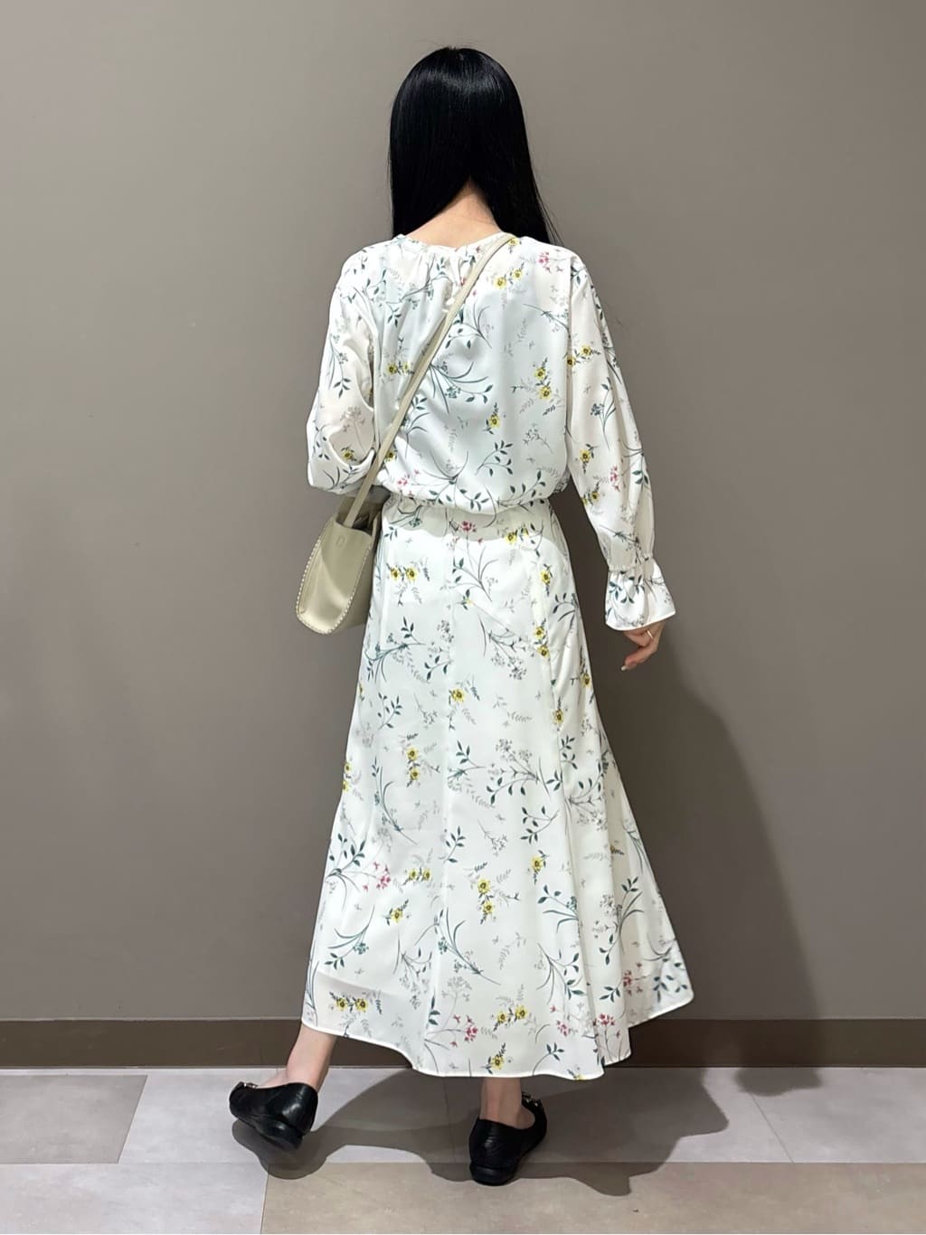 KEIKOさんの「INDIVI｜【花粉付着防止／撥水／UVケア】名品トレンチコート」を使ったコーディネート