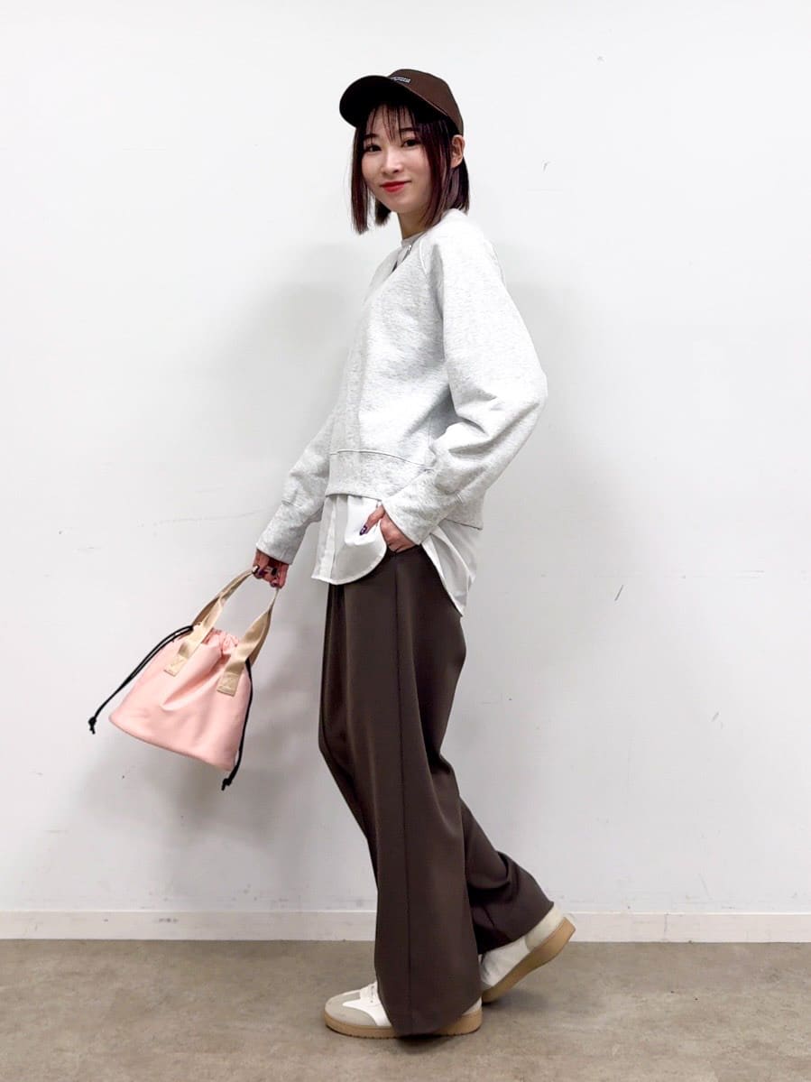 𝐜𝐡𝐢𝐤𝐚さんの「SHOO･LA･RUE｜MIX調 シンプルラグランスウェット」を使ったコーディネート