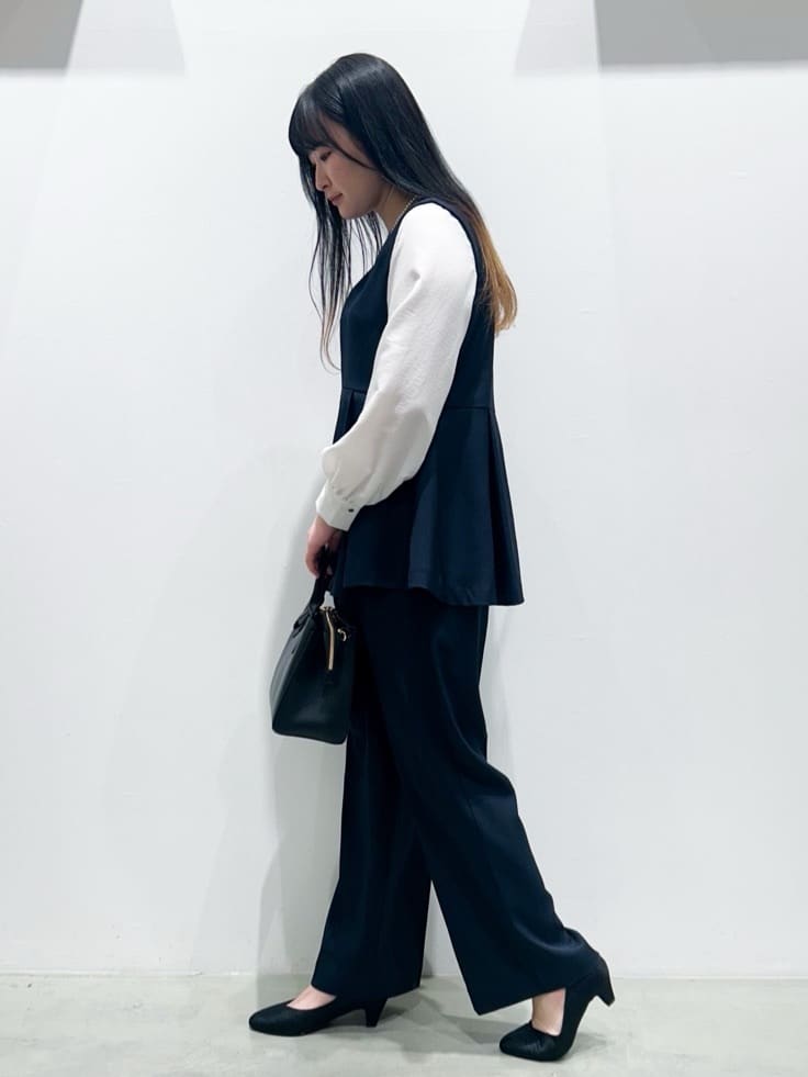 seinaさんの「grove｜【マシンウォッシュ/防シワ】袖ドッキングペプラムブラウス【着回しカセット】」を使ったコーディネート