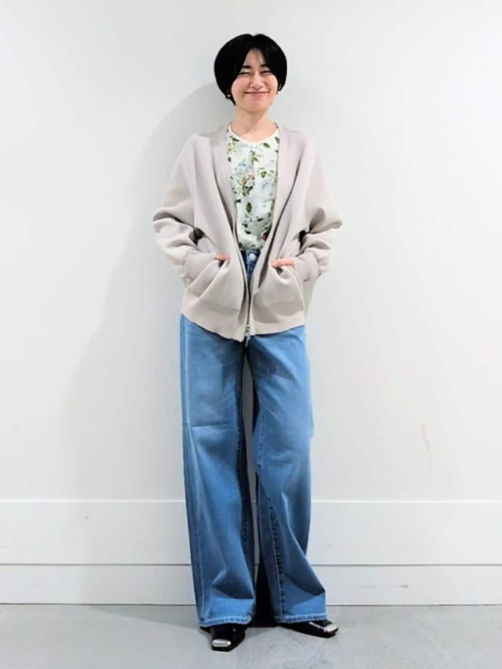 ミズタさんの「UNTITLED｜【花柄/洗える】ボタニカルブラウス」を使ったコーディネート