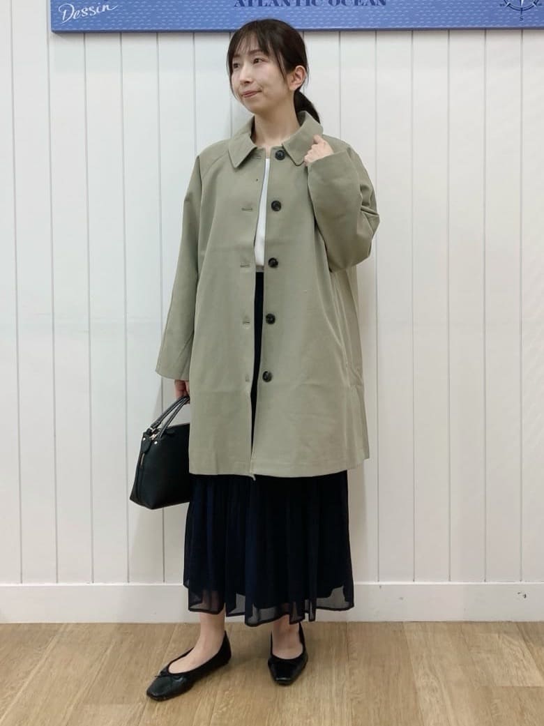 yoshiさんの「Dessin｜【花粉ガード/撥水加工/洗える】ステンカラースプリングコート」を使ったコーディネート