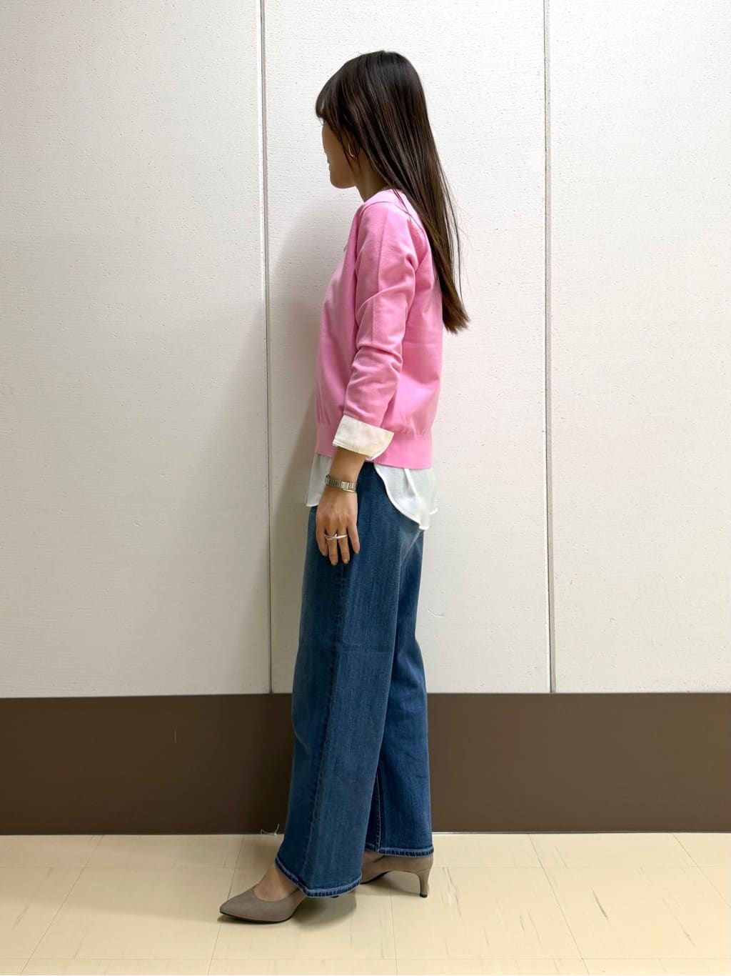mamiさんの「INDIVI｜【洗える／アンサンブル可能】シンプルデザインニット」を使ったコーディネート