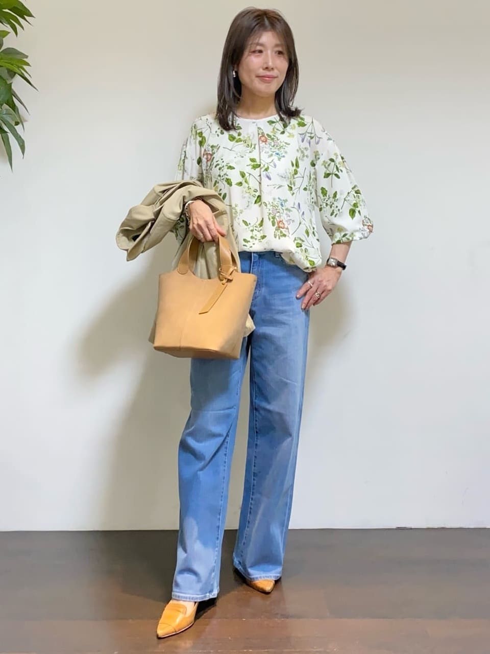 tomoさんの「UNTITLED｜【定番人気/はっ水/洗える】タスランショートトレンチコート」を使ったコーディネート