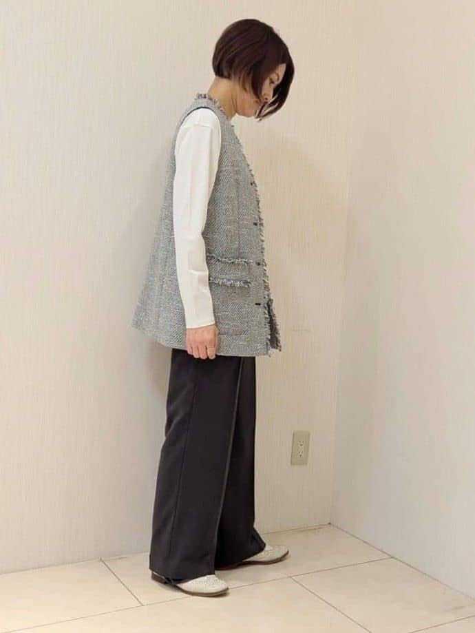 u-macoさんの「UNTITLED｜【オンオフ使える】スラブツイード ジレ」を使ったコーディネート