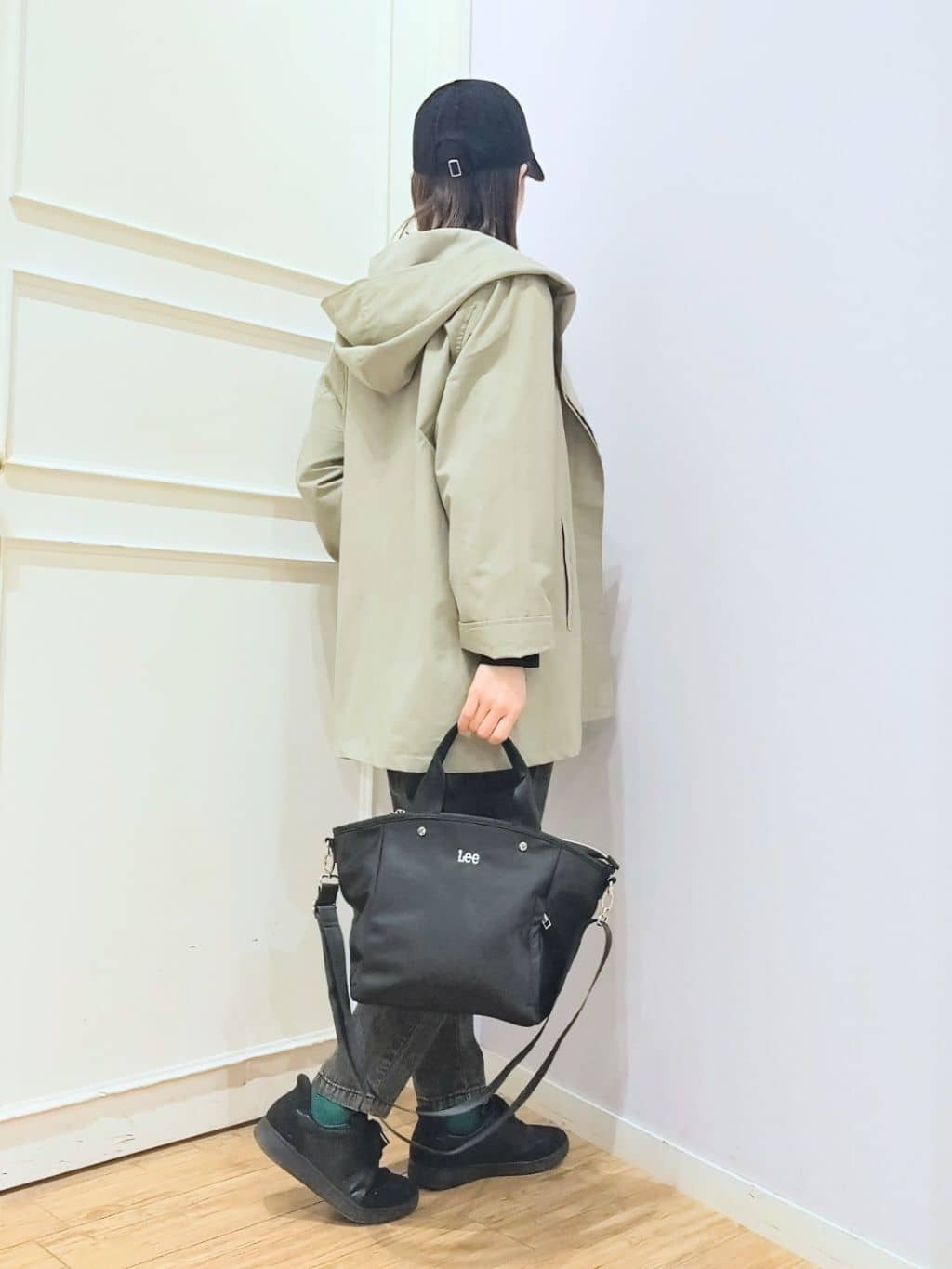 miomioさんの「SHOO･LA･RUE｜【ライトオンスデニム/S-LL/洗濯機可】夏にはきたい らくらくイージーデニムテーパードパンツ」を使ったコーディネート
