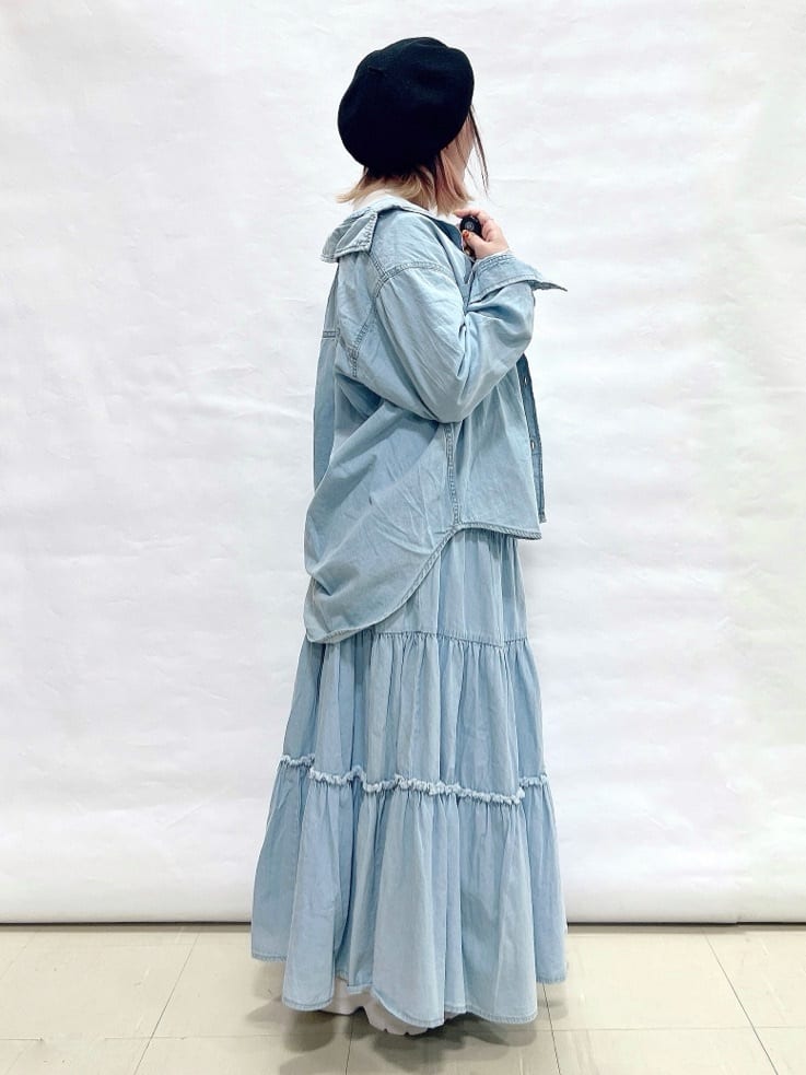 YUIさんの「SHOO･LA･RUE｜【S-LL】レイヤードスタイルに チュール切替ロンT」を使ったコーディネート