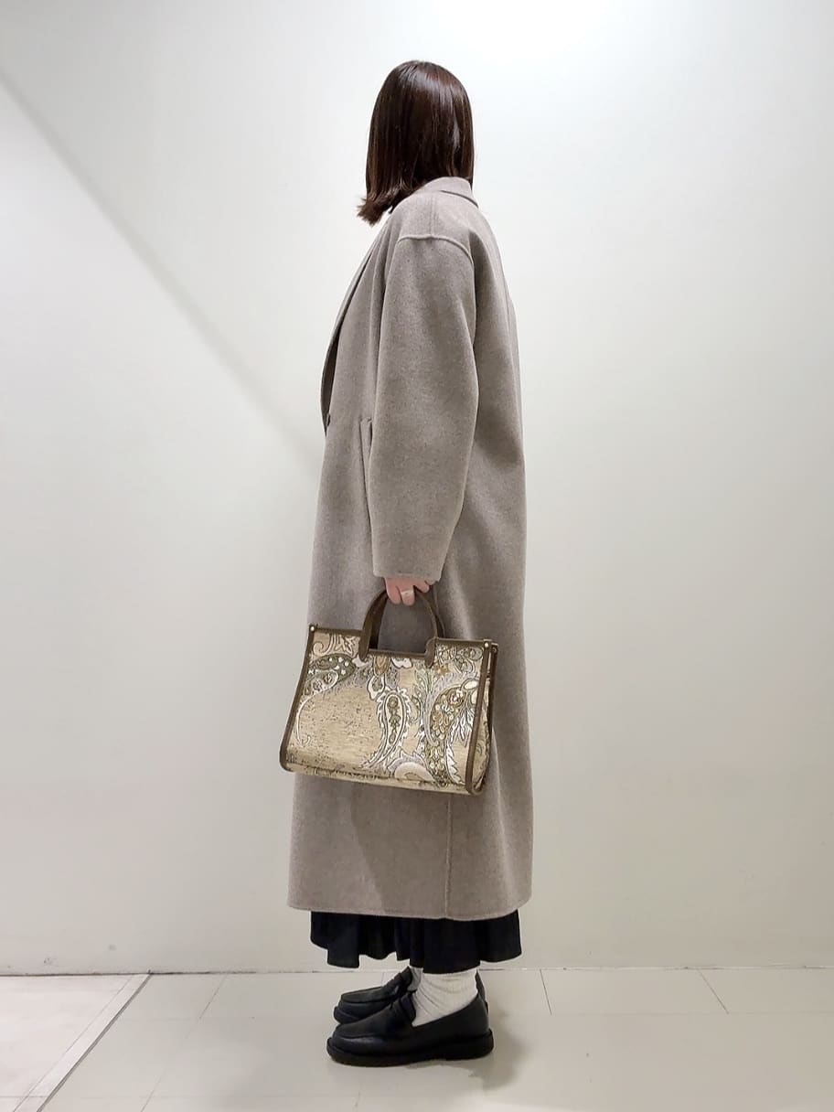 YUIさんの「UNTITLED｜【ロング丈/軽やか】テーラード　リバーコート」を使ったコーディネート