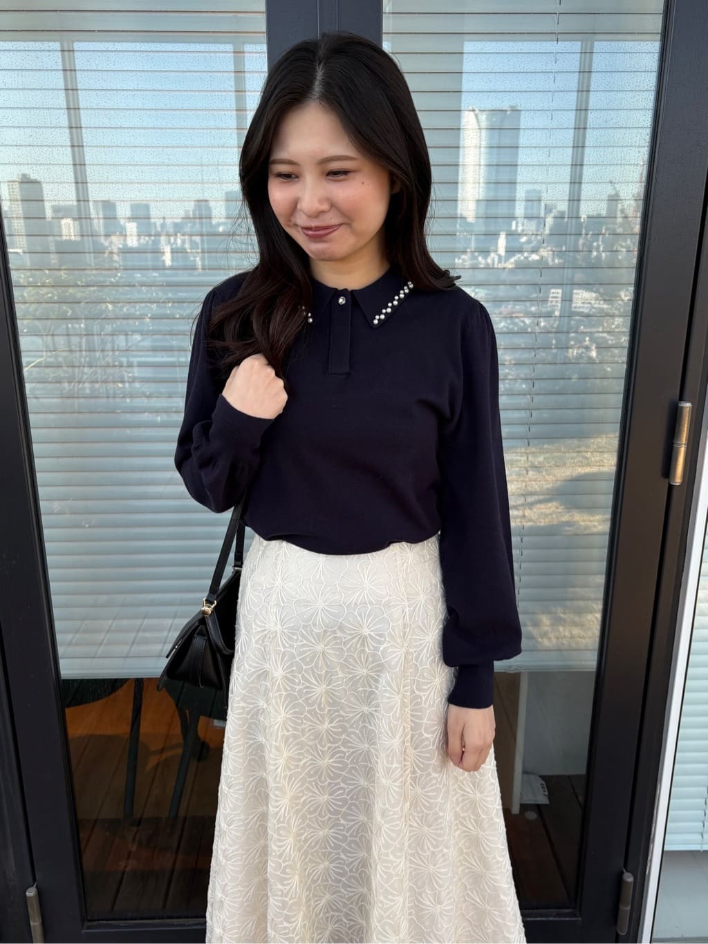 AOIさんの「Couture brooch｜【洗える・着映え】パール調衿ニット」を使ったコーディネート