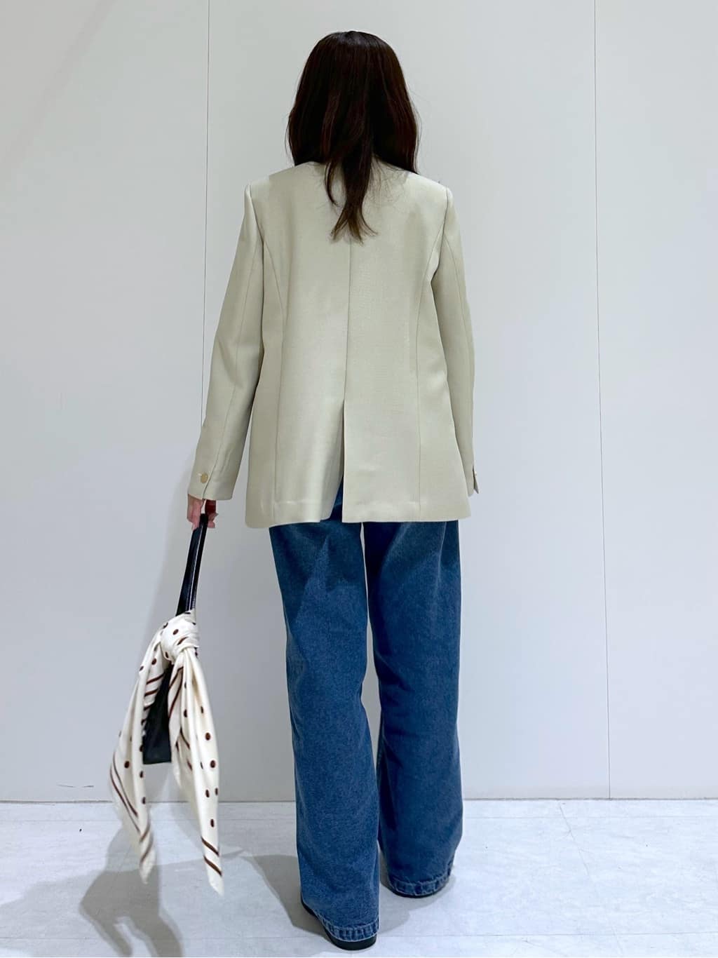 makiさんの「OPAQUE.CLIP｜金ボタンダブルブレストテーラードジャケット／セットアップ対応【洗える】」を使ったコーディネート
