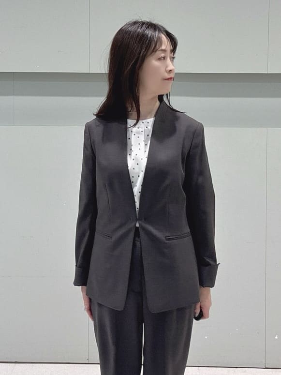 makiさんの「UNTITLED｜【セットアップ可/UV/接触冷感】エアリーノーカラージャケット」を使ったコーディネート