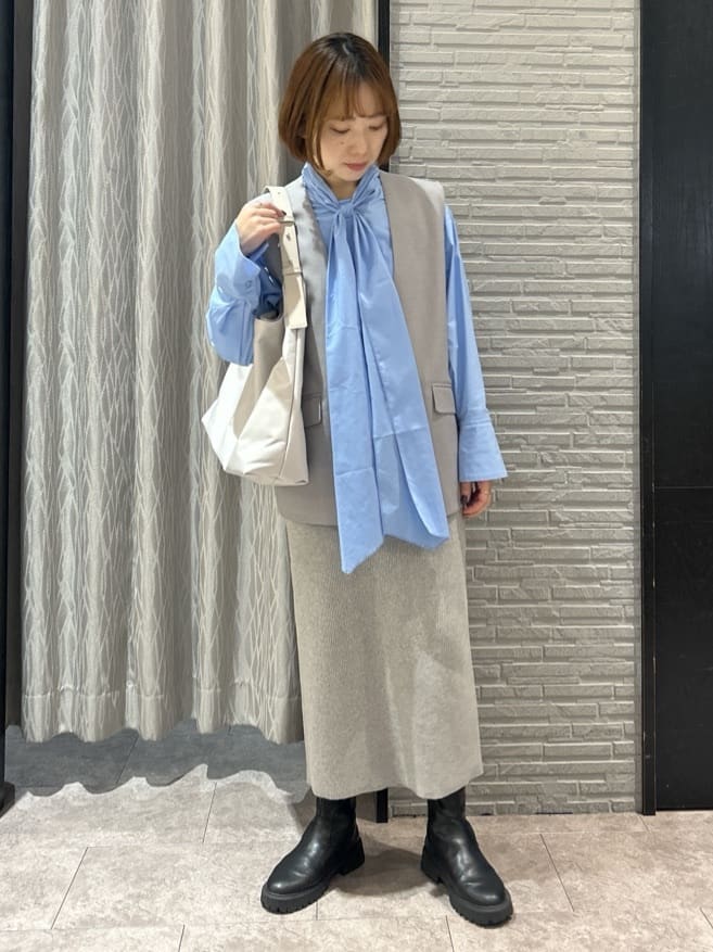 ga_riさんの「THE SHOP TK｜【通勤にもカジュアルにも】CAVIAN ジレ/セットアップ可」を使ったコーディネート