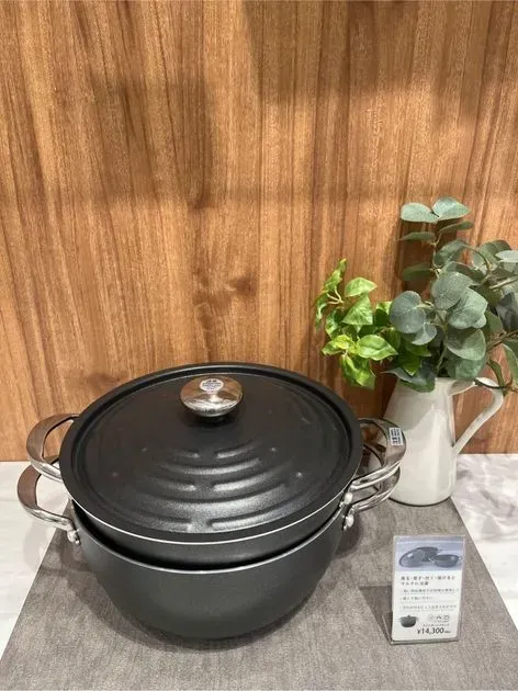 ライトポット BLACK ＜MEYER マイヤー＞（鍋） | 212 KITCHEN STORE