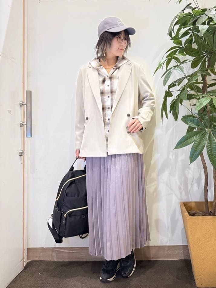 misakiさんの「SHOO･LA･RUE｜【洗濯機可/イージーケア/UV】オンオフ使える　ゆったりダブルジャケット」を使ったコーディネート
