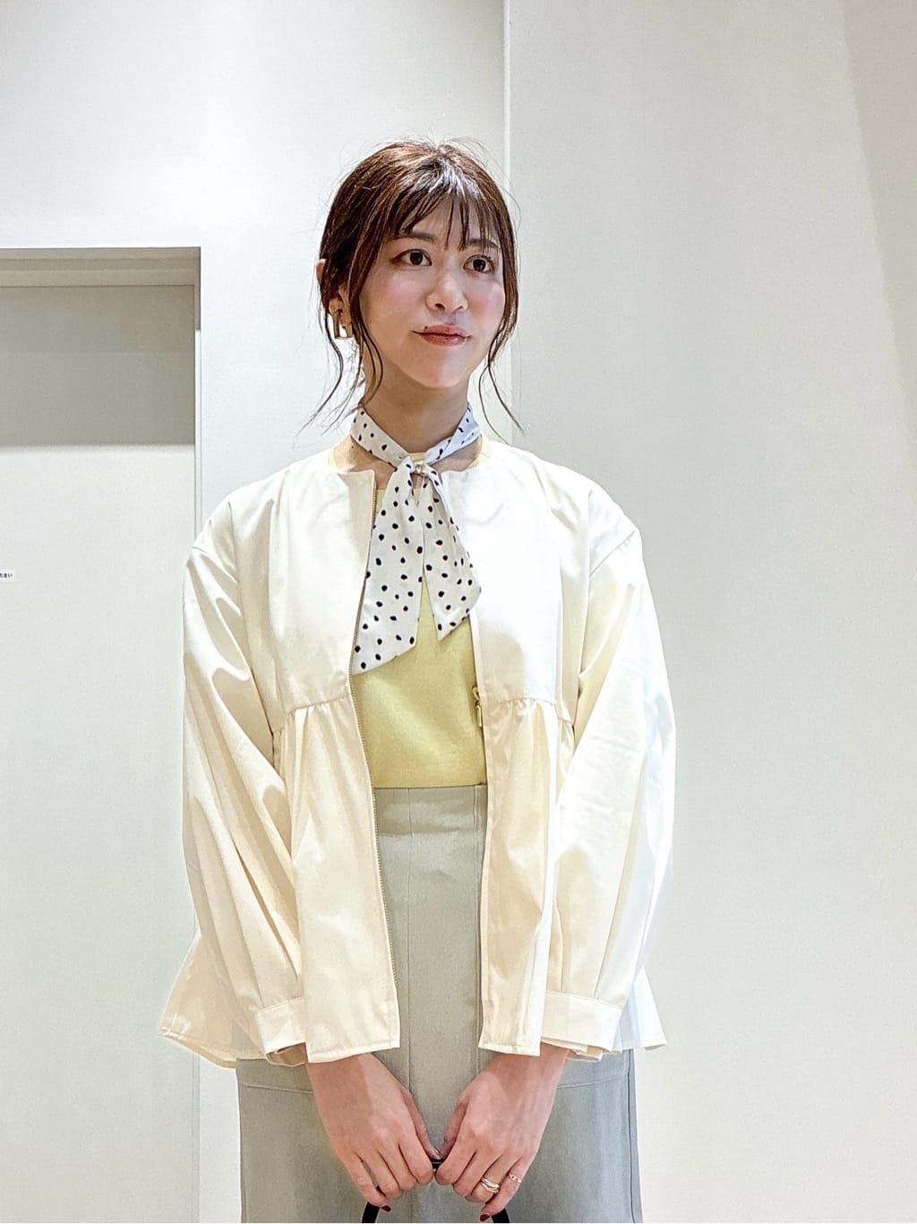 もんちゃんさんの「OPAQUE.CLIP｜撥水ノーカラーペプラムブルゾン【洗濯機OK／抗ピル】」を使ったコーディネート