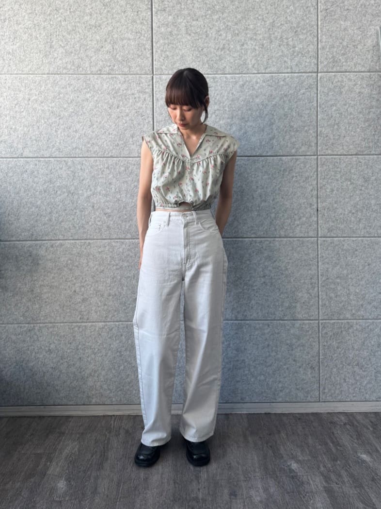 designer yukaさんの「CODE A｜flower Vneck pullover」を使ったコーディネート