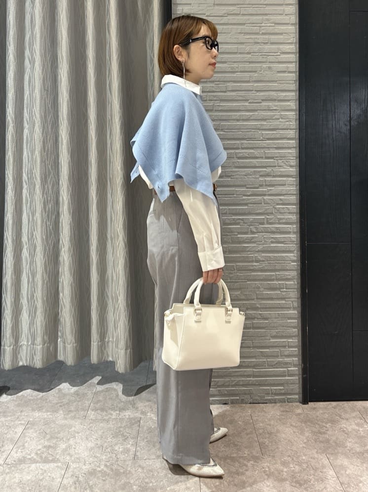 ga_riさんの「THE SHOP TK｜【2点セット】レイヤードスタイルでこなれ見え ニットベスト＆シャツ」を使ったコーディネート