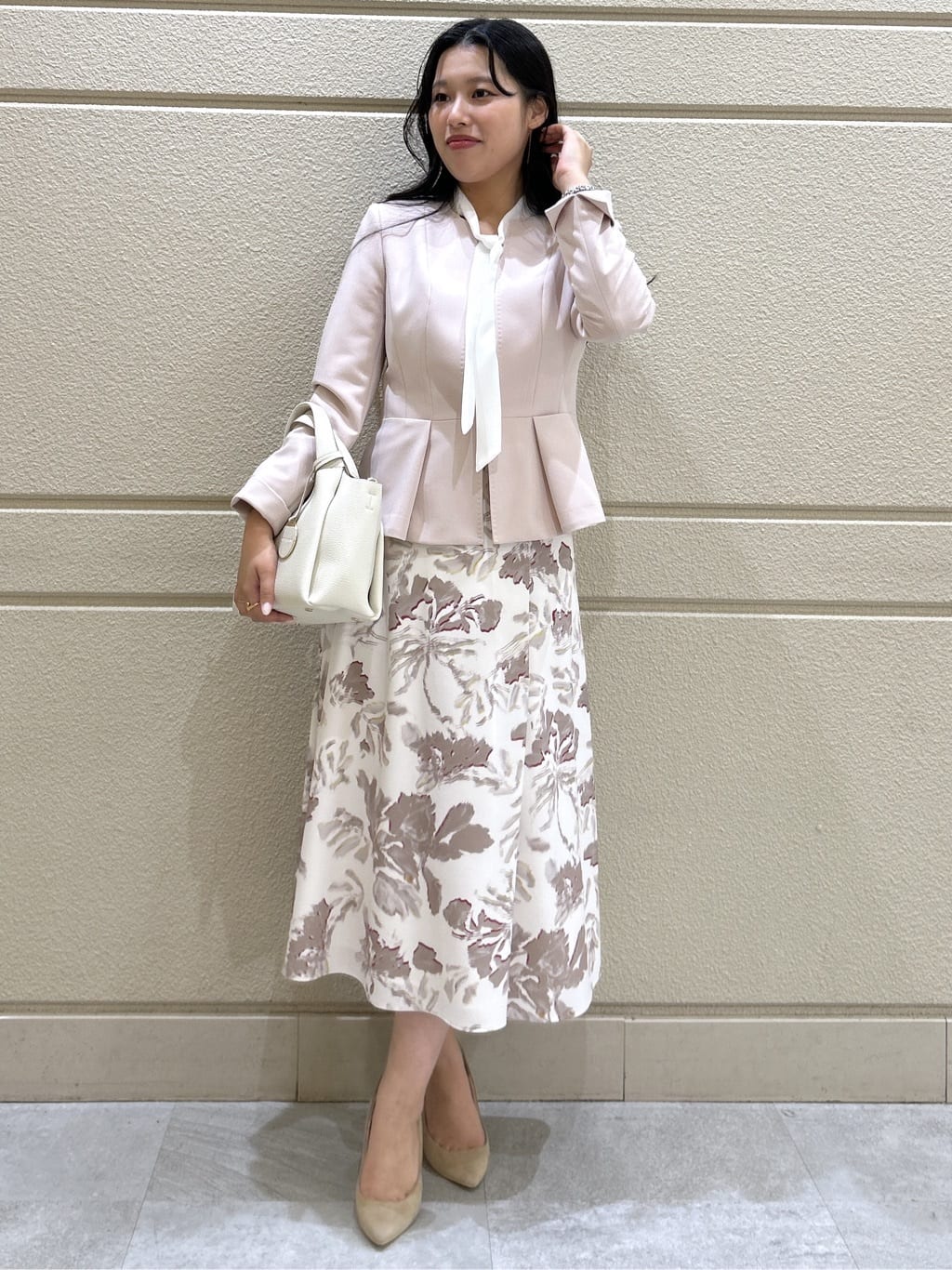Momokaさんの「COUP DE CHANCE｜【手洗い可／日本製／スーツ可】ペプラムデザイン　カラーレスジャケット」を使ったコーディネート
