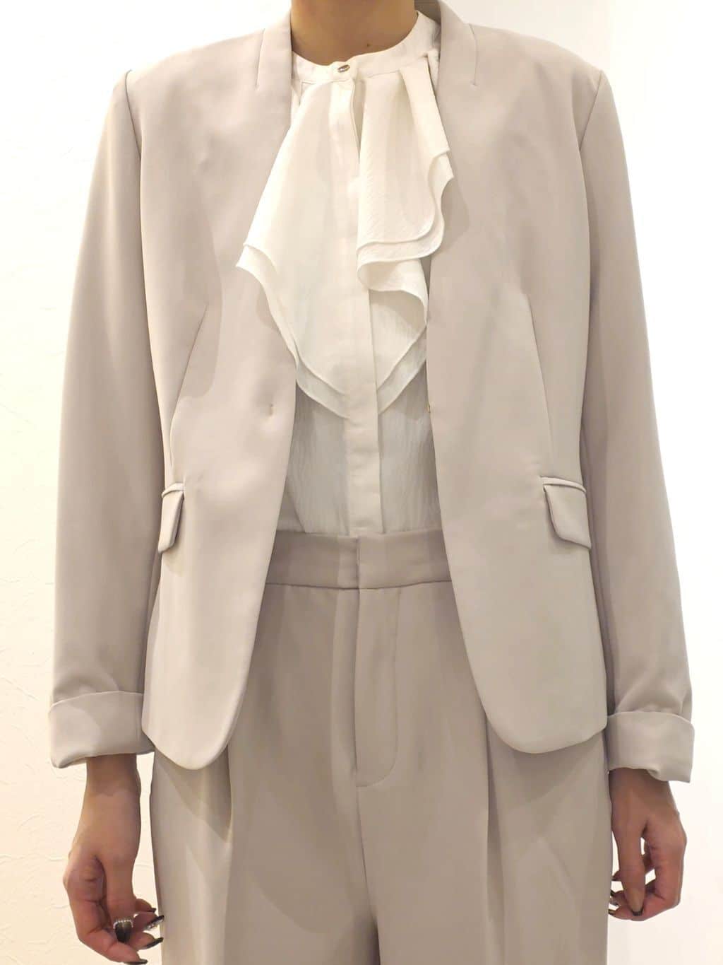ケイさんの「grove｜【マシンウォッシュ／防シワ/SS-3L】ストレッチノーカラージャケット」を使ったコーディネート