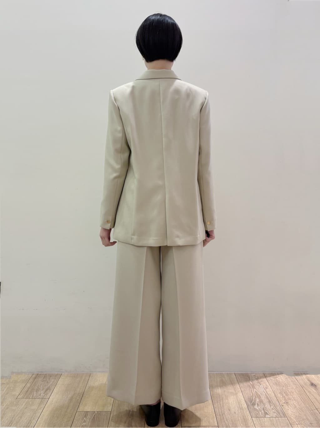 RINさんの「OPAQUE.CLIP｜金ボタンダブルブレストテーラードジャケット／セットアップ対応【洗える】」を使ったコーディネート