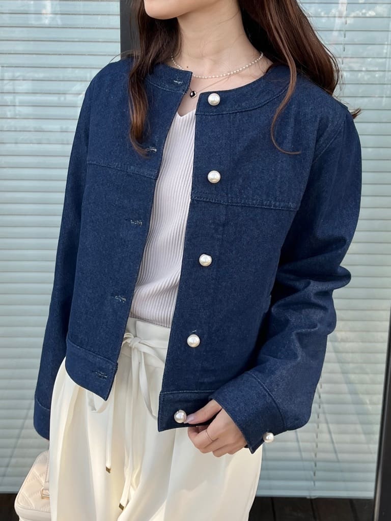 はばさんの「Couture brooch｜【洗える・綿100％】パール調ボタン デニムジャケット」を使ったコーディネート