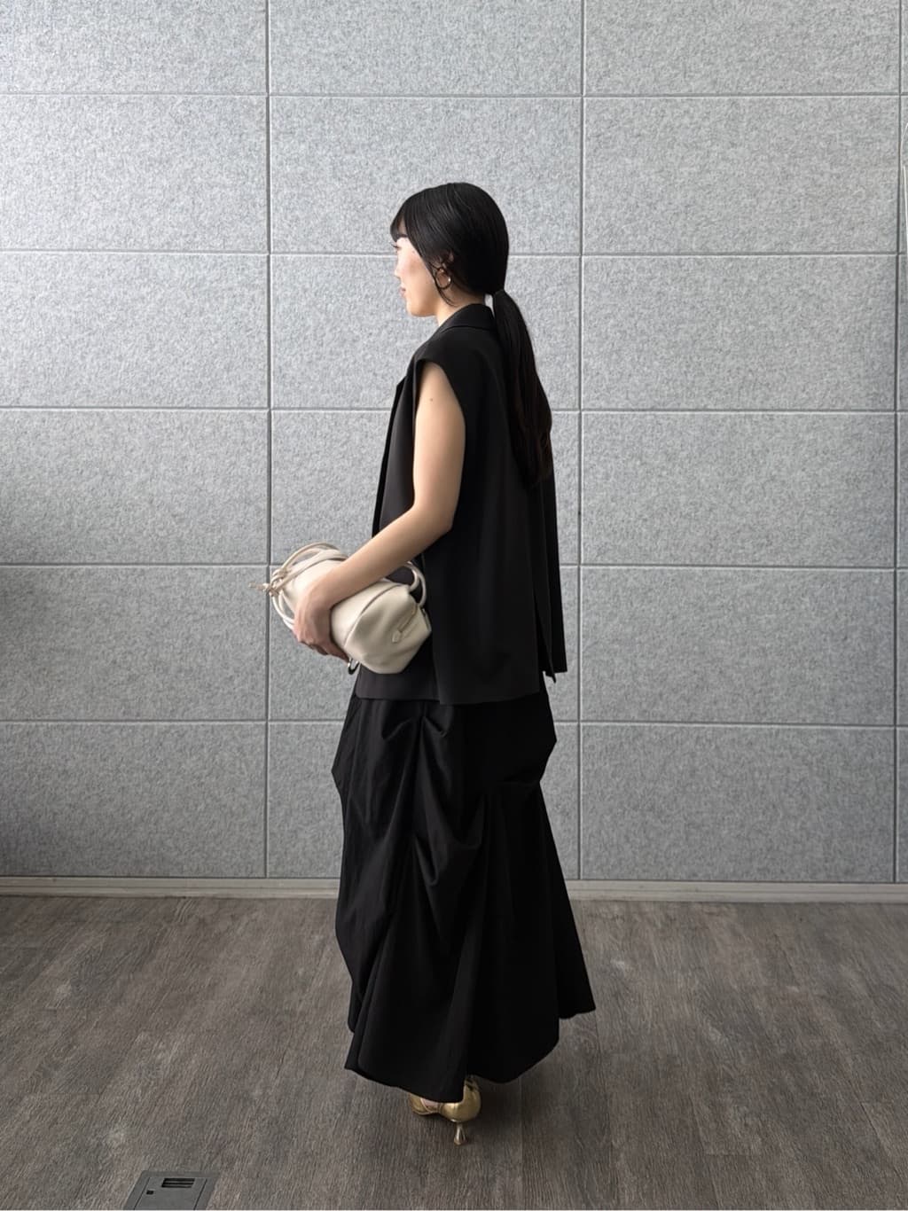 rinaさんの「INDIVI｜Comfy SET UP｜ベルテッドジレ【セットアップ対応／通勤／カセット服／接触冷感／UVカット】」を使ったコーディネート
