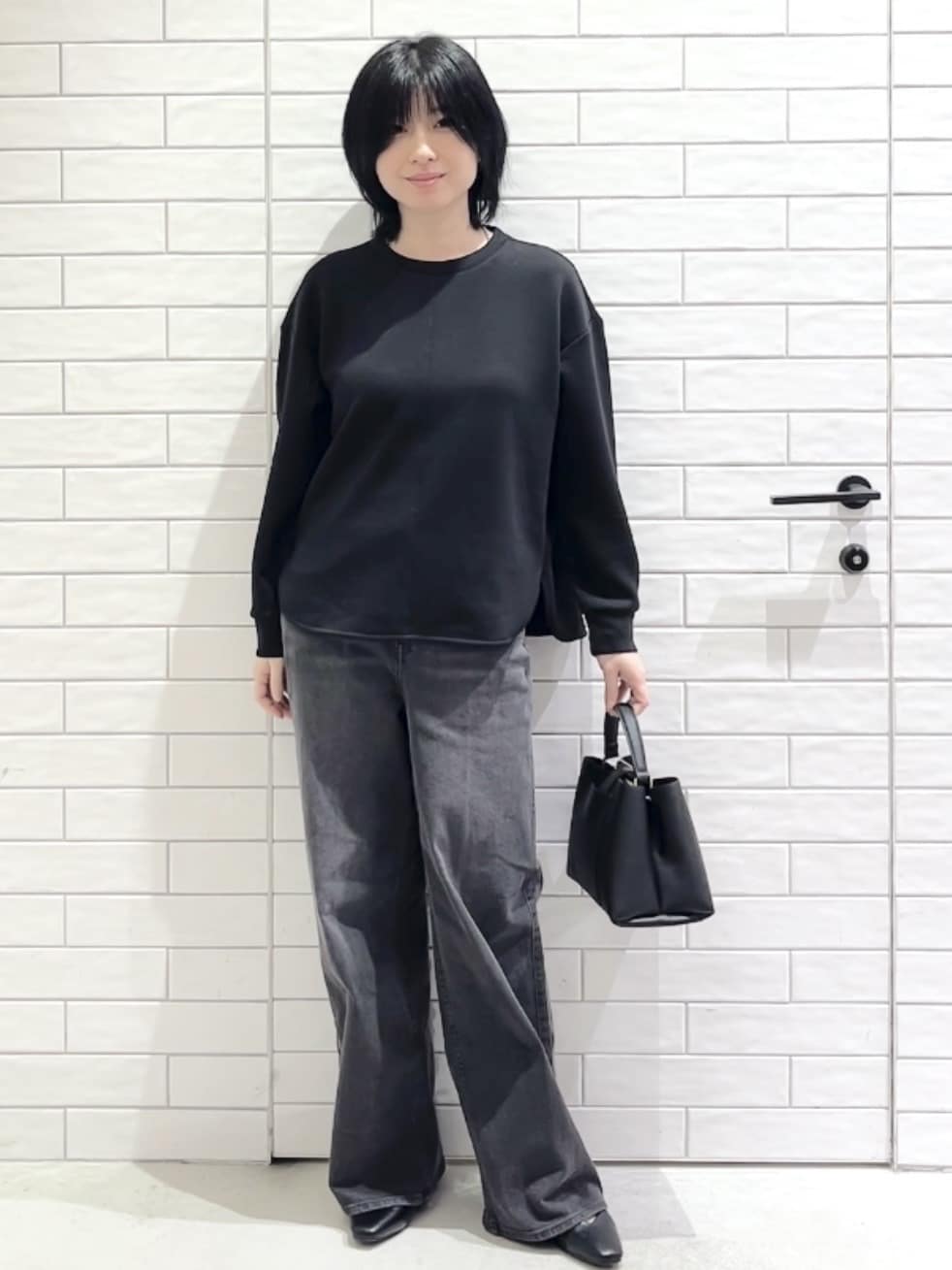 しおりさんの「OPAQUE.CLIP｜リラクシーボリュームスリーブトップス【洗濯機OK】」を使ったコーディネート