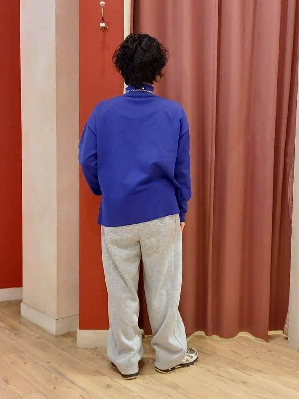 cameさんの「SHOO･LA･RUE｜【2点セット/洗濯機可/S-LL】着回しがきく もちもちハイネックニット+裾シャツインナー」を使ったコーディネート