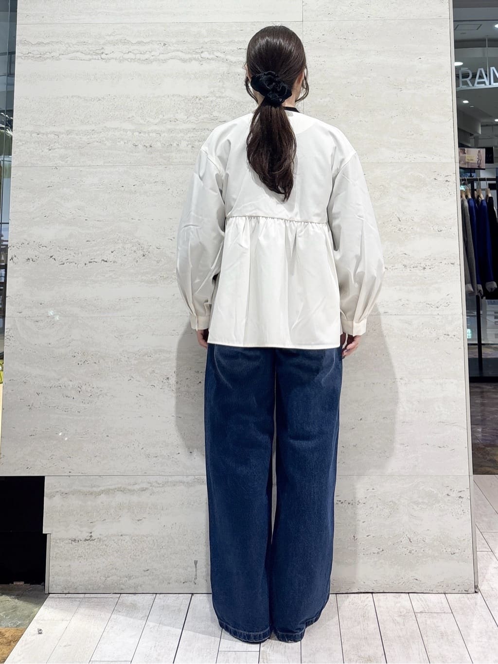 かほさんの「OPAQUE.CLIP｜ワイドストレートデニムパンツ【洗濯機OK】《S～LL》」を使ったコーディネート