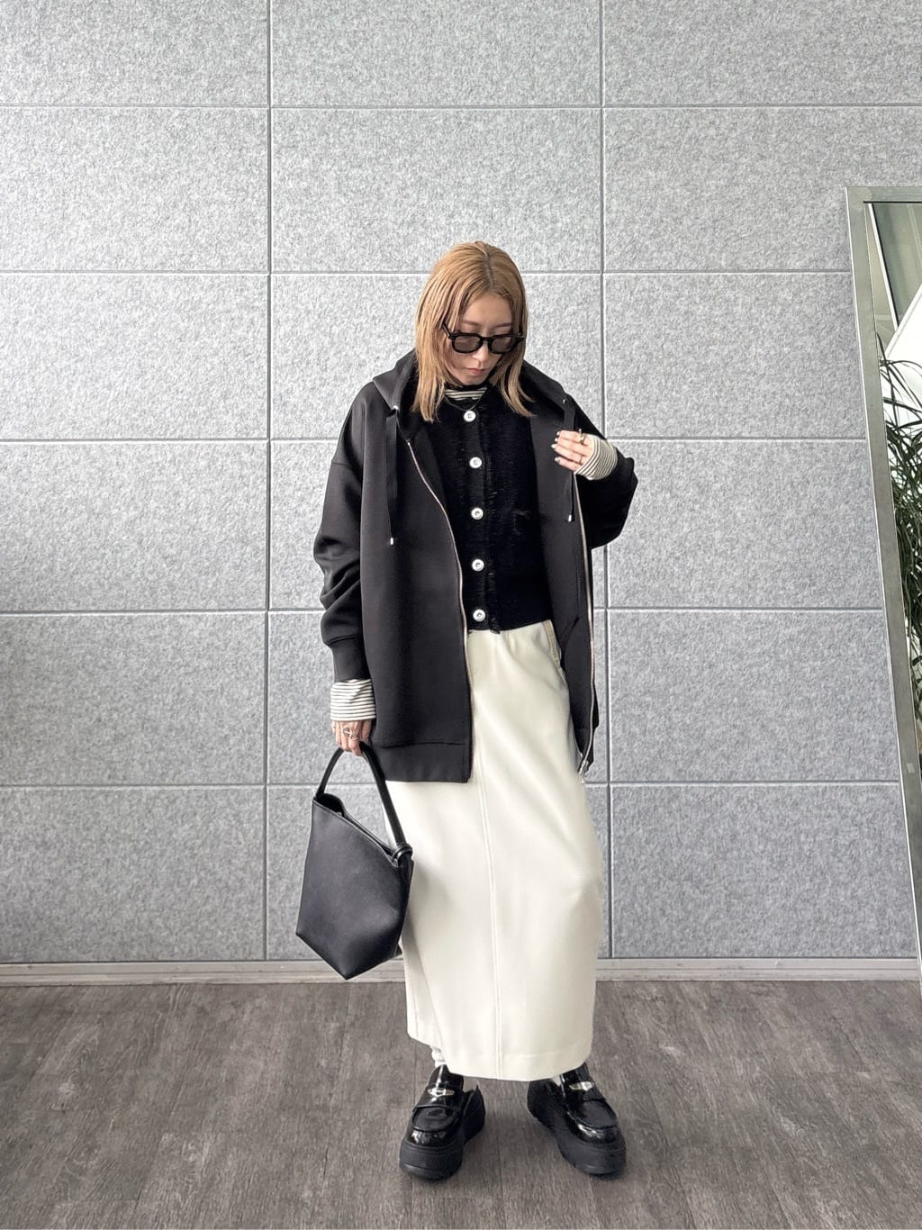 kotakiさんの「INDIVI｜エアーダンボールパーカー」を使ったコーディネート