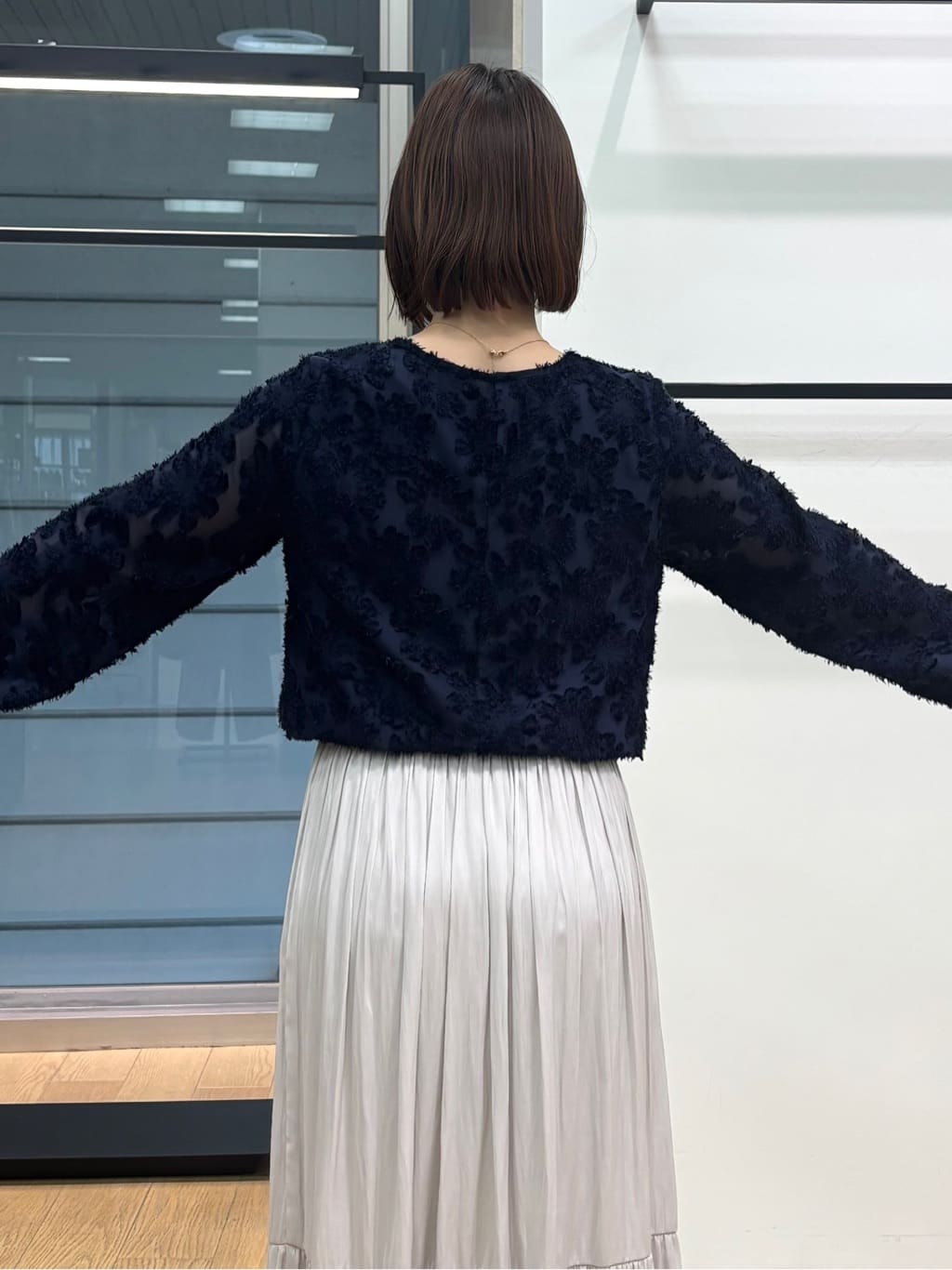 asamiさんの「INDIVI｜【華やか／大人シアー／セレモニー】カットフリンジブラウス」を使ったコーディネート