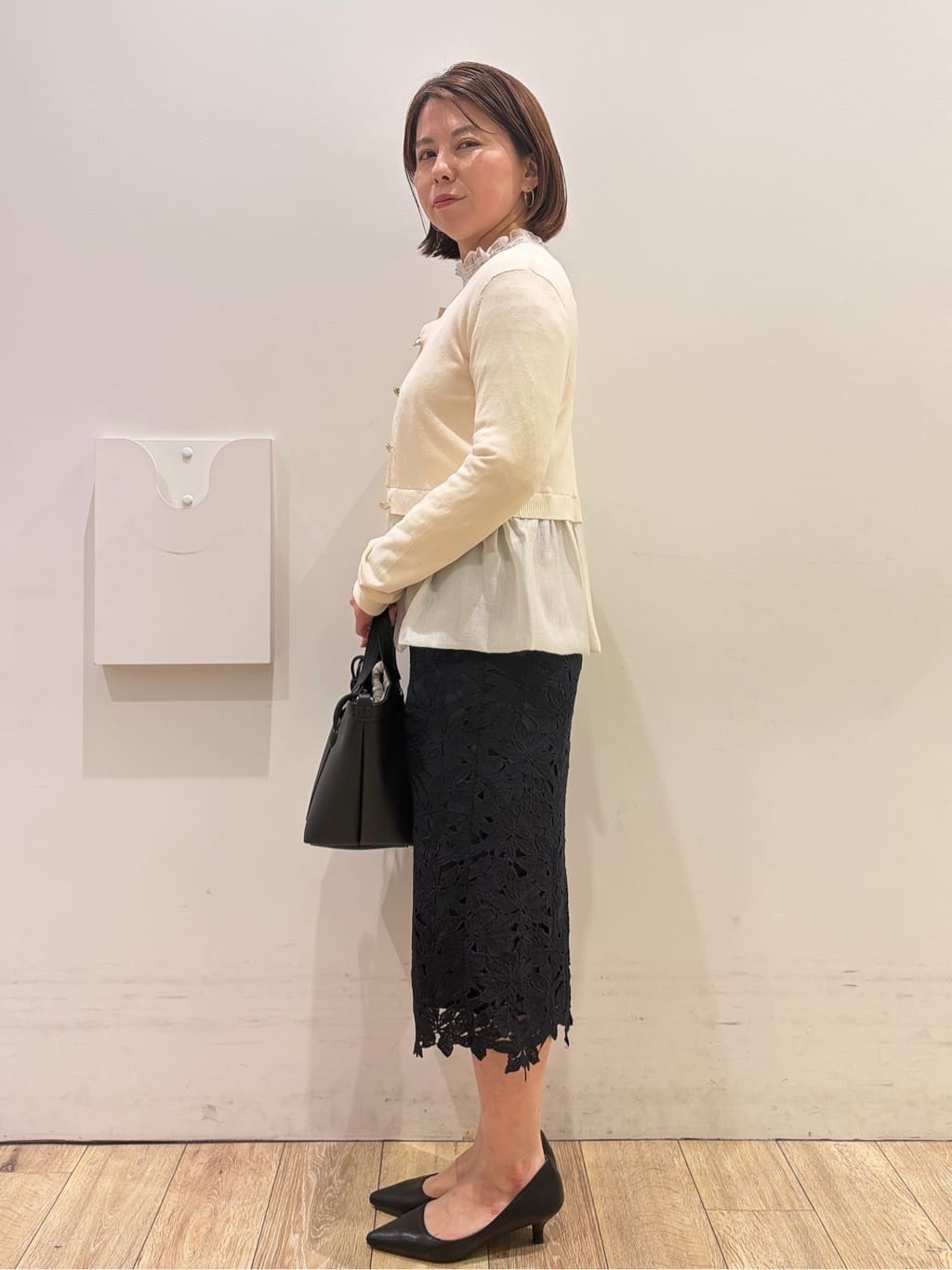 YUKOさんの「index｜フリルハイネックレーストップス【洗濯機OK】」を使ったコーディネート