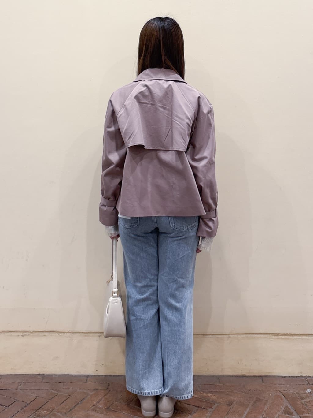 shiuさんの「OPAQUE.CLIP｜キャンディスリーブショートトレンチコート【洗濯機OK／撥水／防花粉】《5col》」を使ったコーディネート