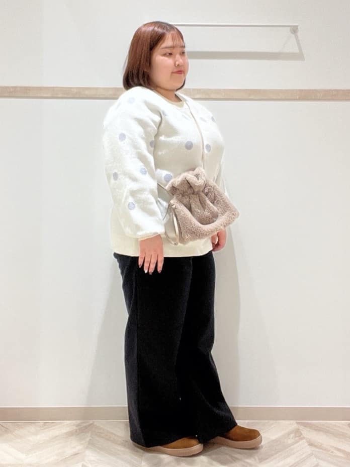 ゆめさんの「SHOO･LA･RUE｜【S-LL/洗濯機可】体型カバーができる 大人のドット柄ニット」を使ったコーディネート