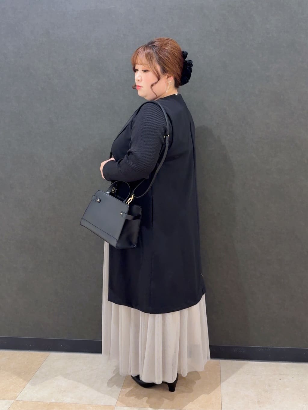 まやさんの「SHOO･LA･RUE｜【絶妙なゆるピタ/洗濯機可】ちくちくしにくい リブハイネックやわらかニット」を使ったコーディネート
