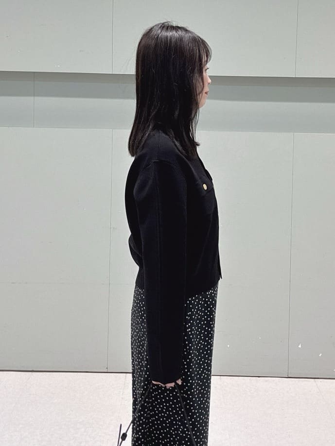 makiさんの「UNTITLED｜【セットアップ可/後ろウエストゴム】ランダムドットスカート」を使ったコーディネート