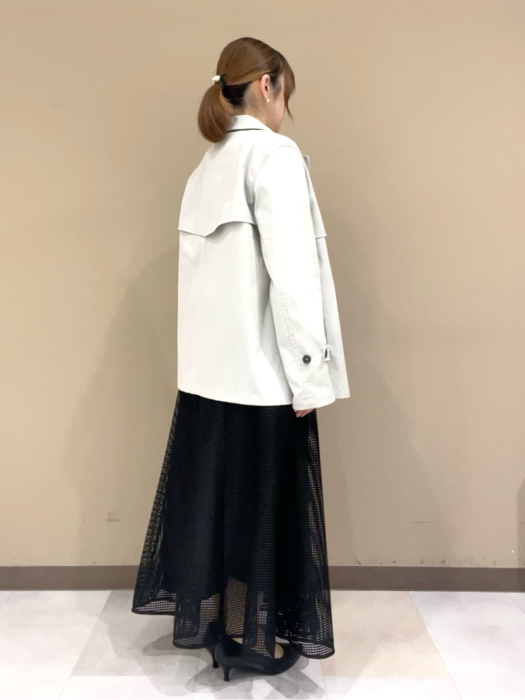 Tomoさんの「UNTITLED｜【定番人気/はっ水/洗える】タスランショートトレンチコート」を使ったコーディネート