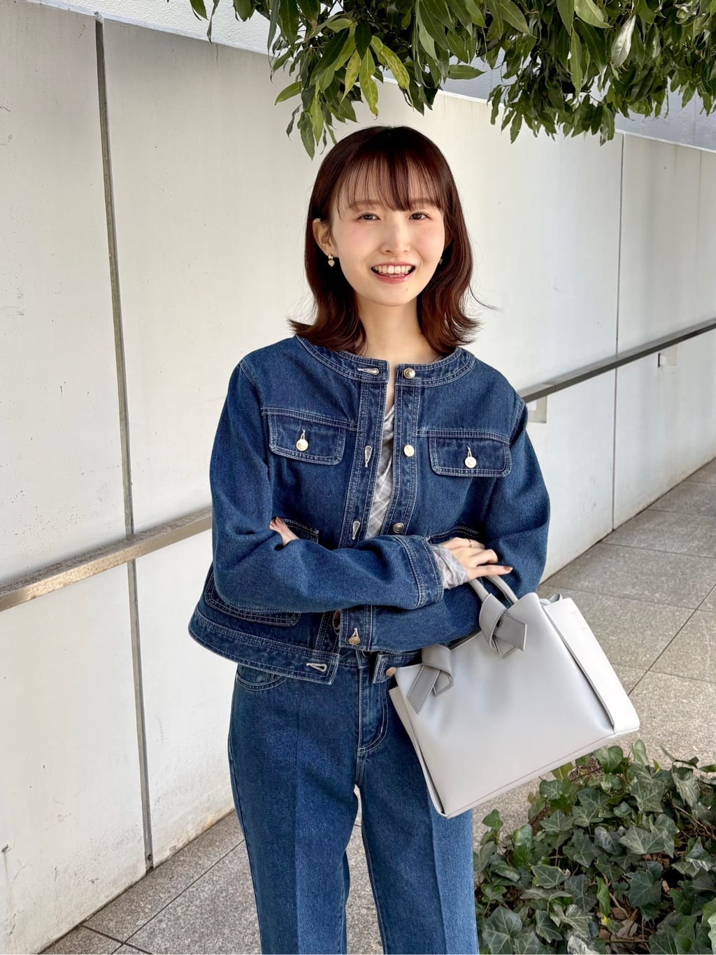みさかさんの「index｜シアーチェックドレープネックトップス【洗濯機OK】」を使ったコーディネート