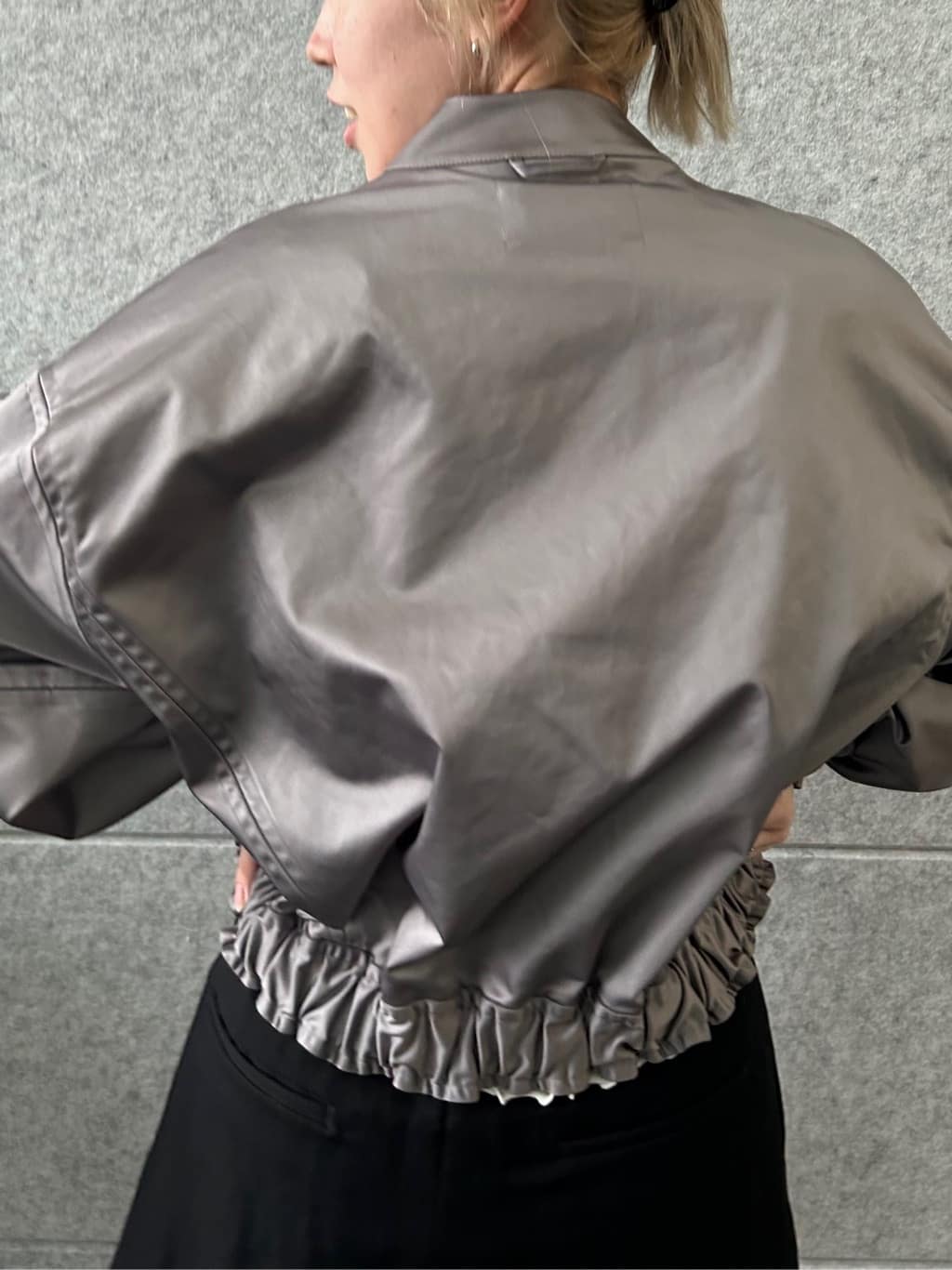 honoka Aさんの「CODE A｜satin bomber jacket」を使ったコーディネート