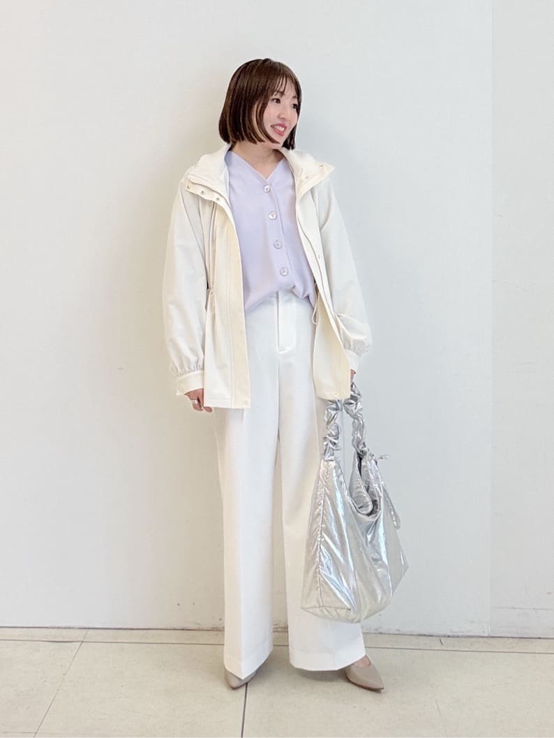 yoshiyaさんの「INDIVI｜【新色登場！超軽量】2WAYドロストショルダーバッグ」を使ったコーディネート