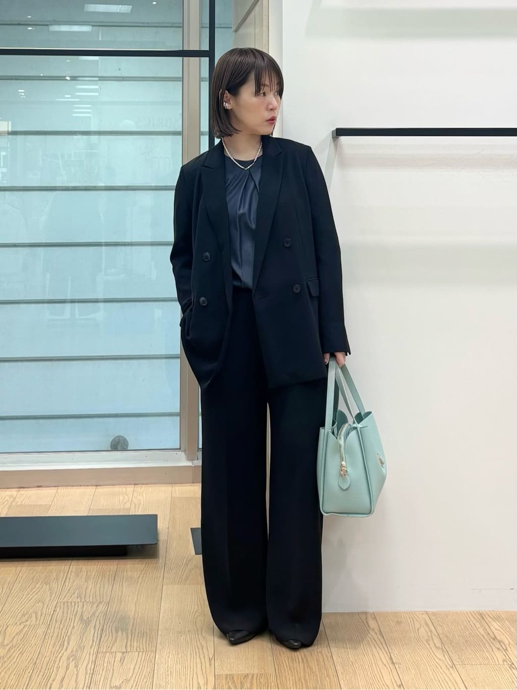 asamiさんの「INDIVI｜【洗える／UVケア／SETUP可能】デニムライク ランタン袖ブラウス」を使ったコーディネート