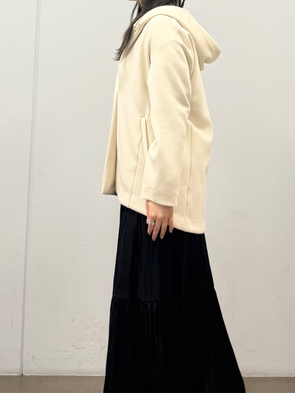 mizukiさんの「INDIVI｜【軽羽織り】フーディーライトコート」を使ったコーディネート