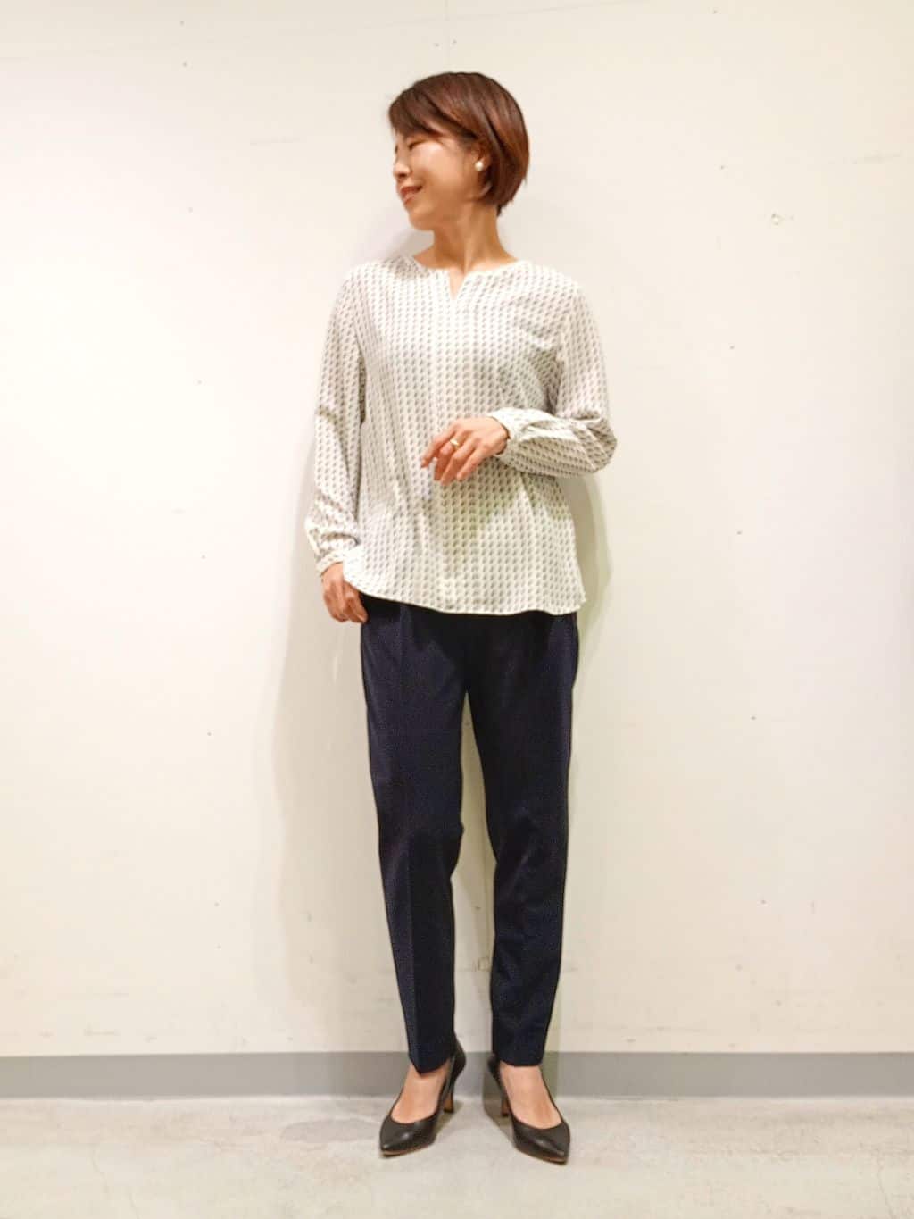 Kさんの「INDIVI｜【洗える／透けにくい】ジオメ柄プリントブラウス」を使ったコーディネート