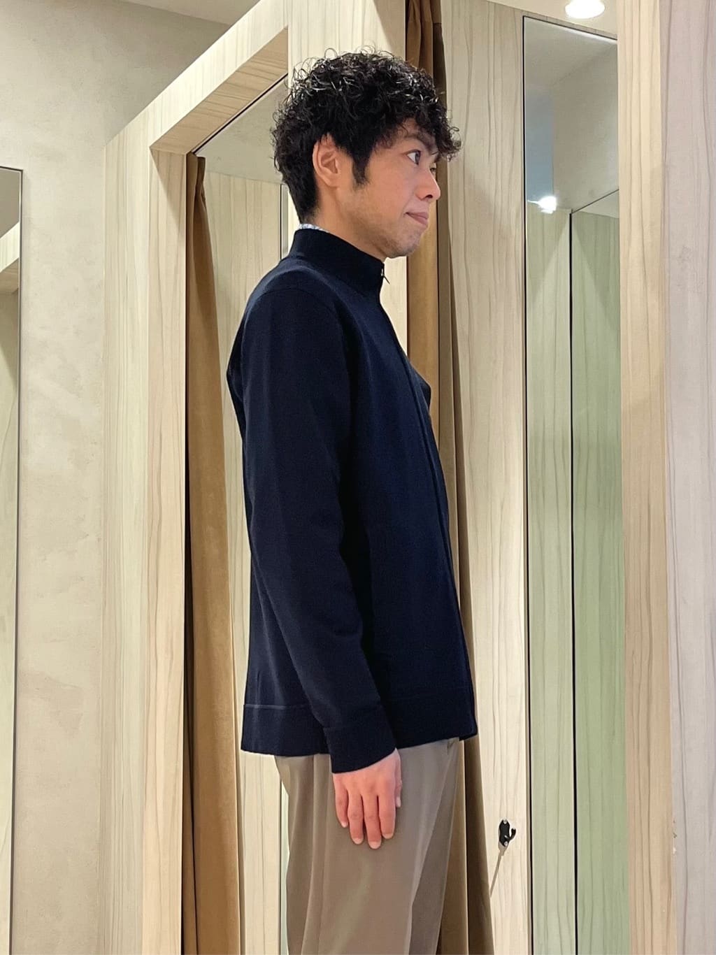 URAさんの「TAKEO KIKUCHI｜ジップアップ 鹿の子 ニット」を使ったコーディネート
