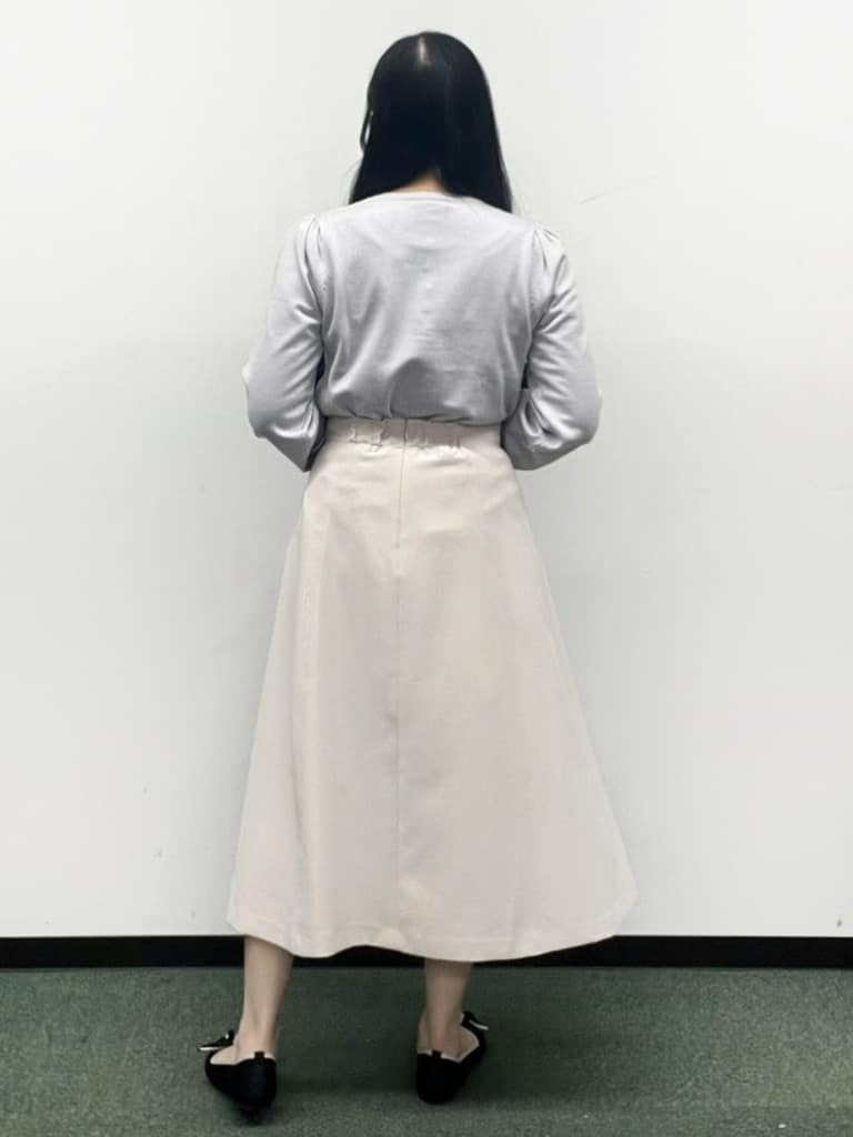 Hitomiさんの「index｜ビジューボタンヘンリーネックニット【洗濯機OK】」を使ったコーディネート