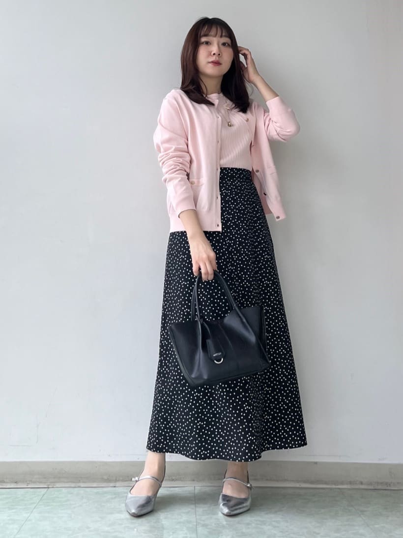 KAHOさんの「UNTITLED｜◆【アンサンブル可/洗える】クルーネックニットカーディガン」を使ったコーディネート