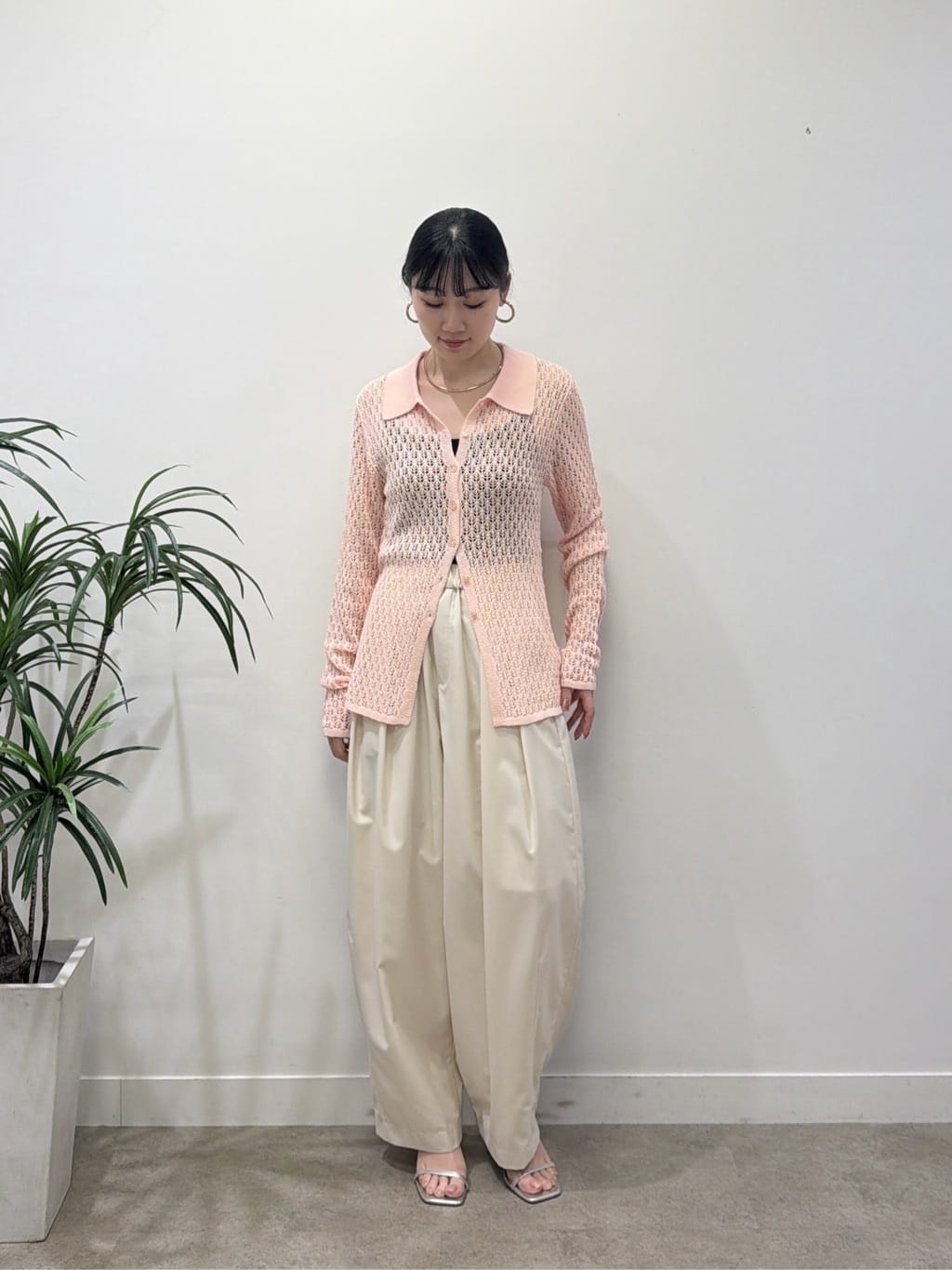 rinaさんの「INDIVI｜リネンライククロシェポロニット」を使ったコーディネート