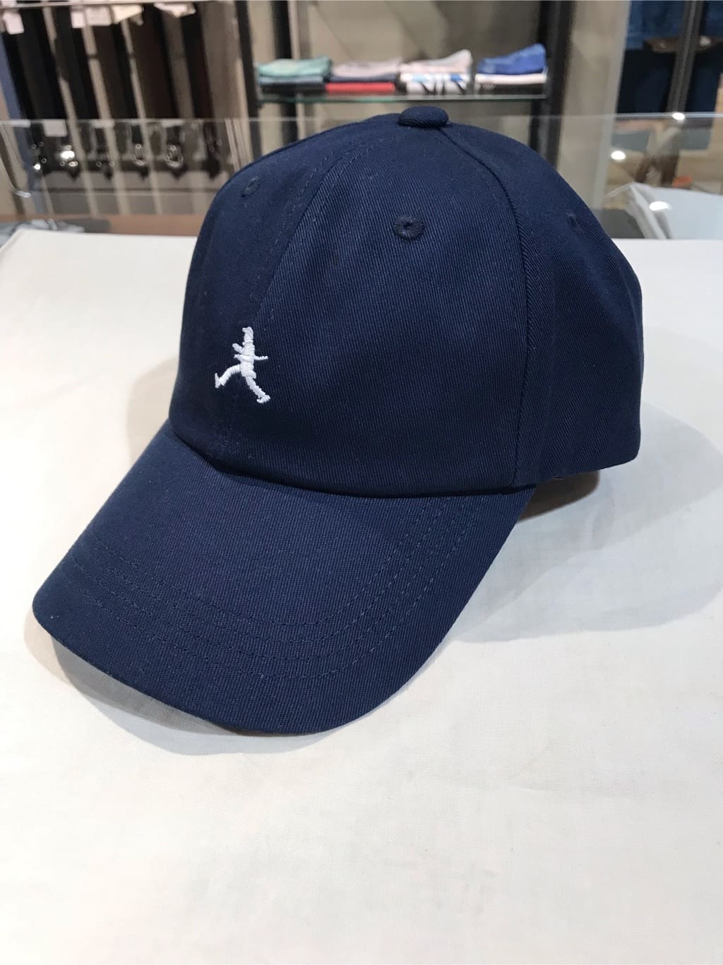 じゅんさんの「TAKEO KIKUCHI｜【BOWLER HAT LABEL】ボーラーハットウォーカーBBキャップ」を使ったコーディネート