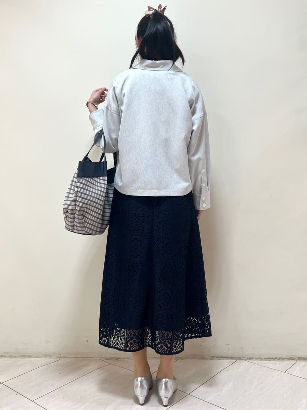 yanaさんの「Reflect｜【インナーにおすすめ◎】クルーネックストレッチリブトップス」を使ったコーディネート