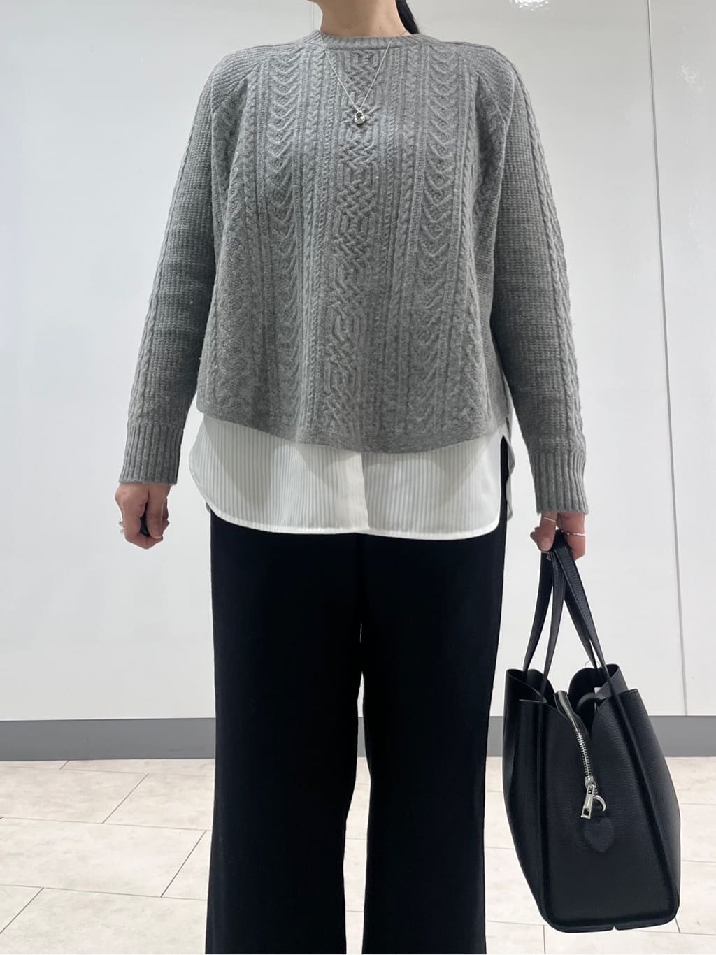 hasuさんの「INDIVI｜【軽量／ウール混】ライトフォルム ロングコート」を使ったコーディネート